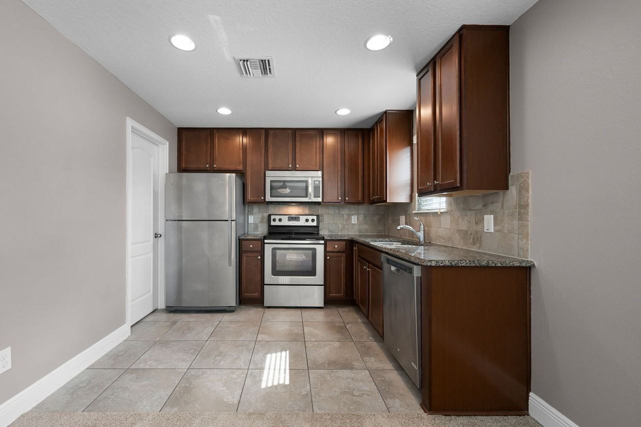 8623 Via Trieste Dr - Photo 5 of 18