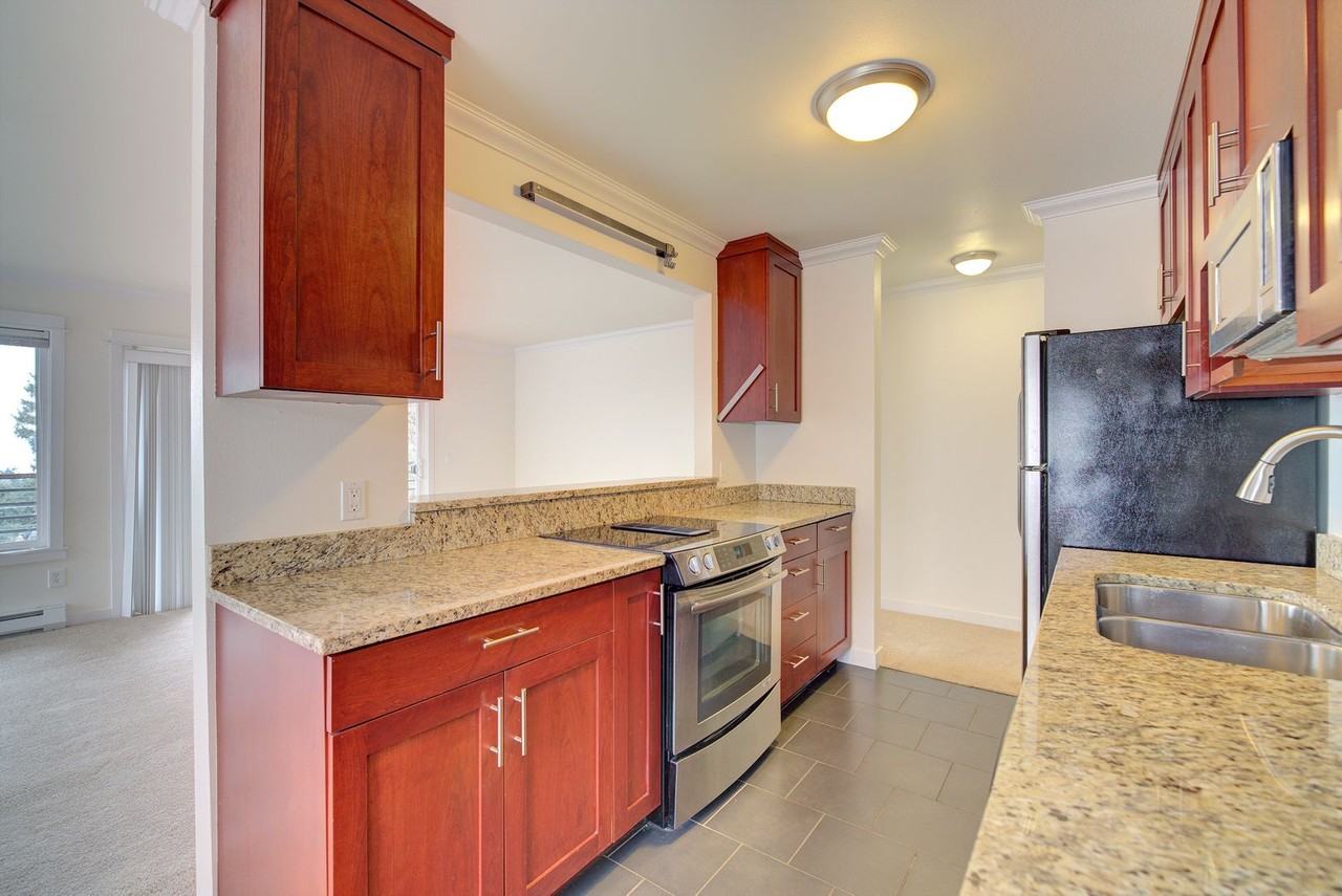 11525 Greenwood Ave N #401 - Photo 5 of 26