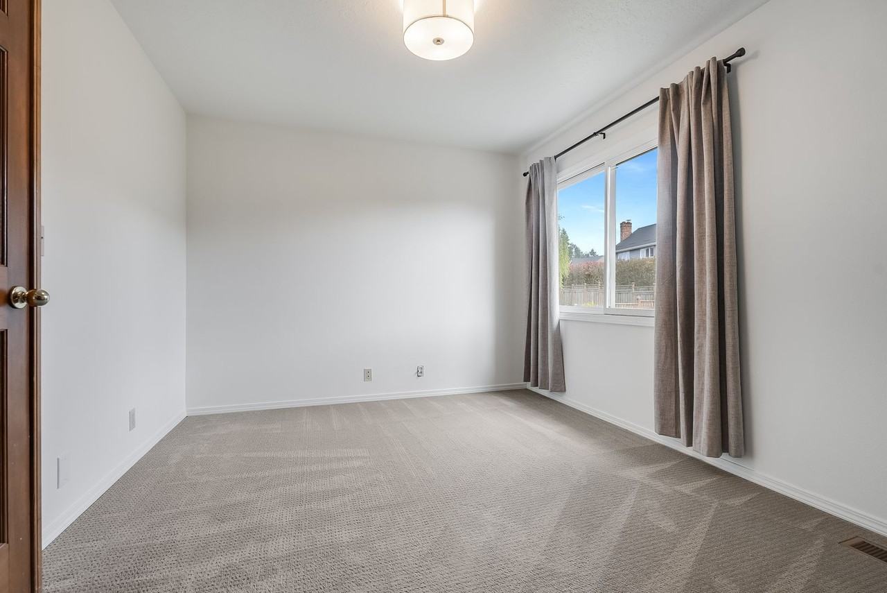 13150 Nw Ridgetop St - Photo 6 of 12