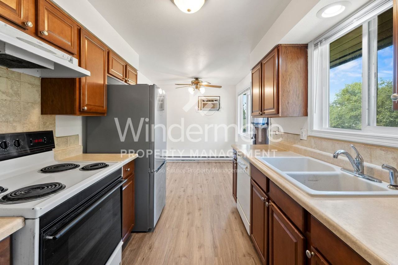 1017 S Robie Rd - Photo 2 of 24