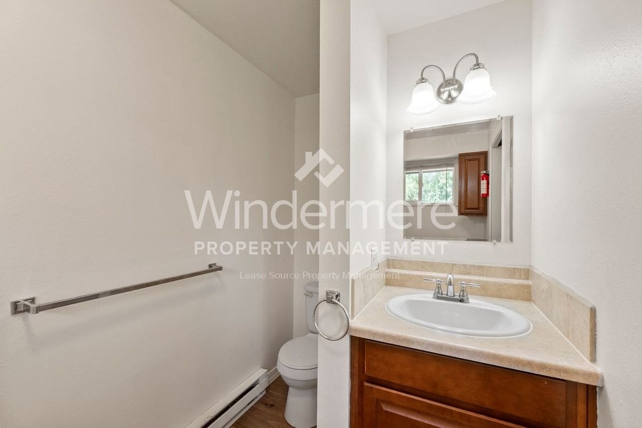 1017 S Robie Rd - Photo 7 of 24