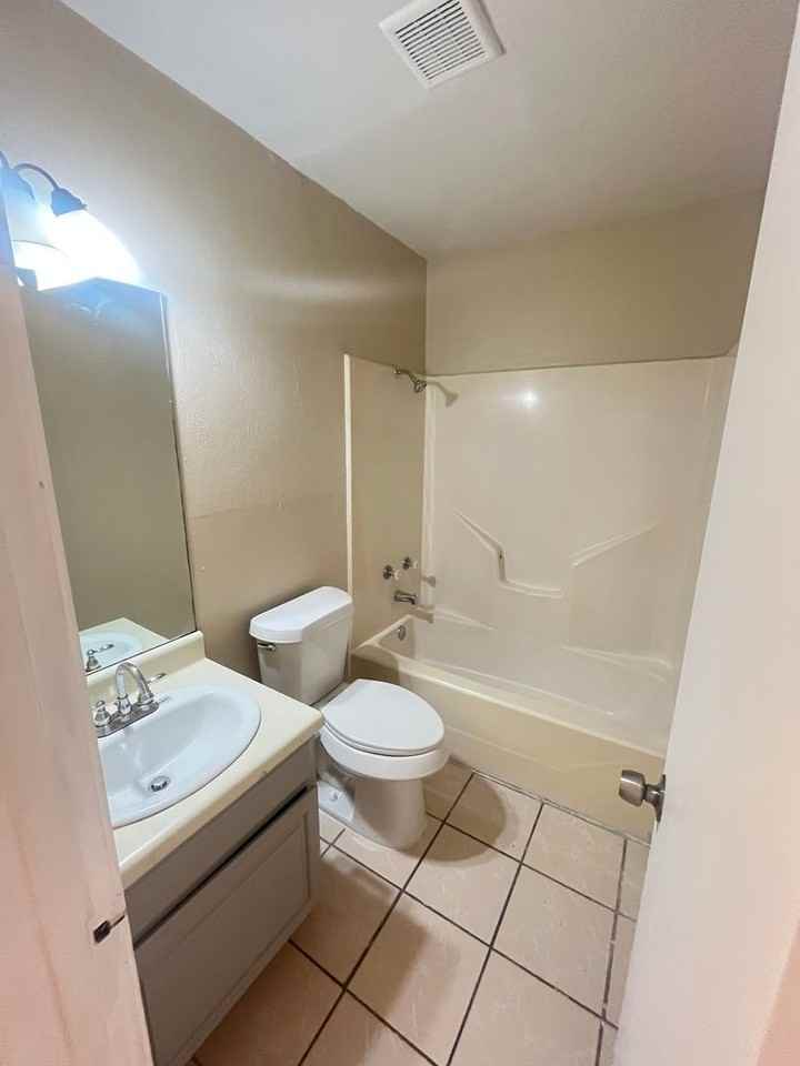 Town Terrace Apartments - Photo 6 of 17