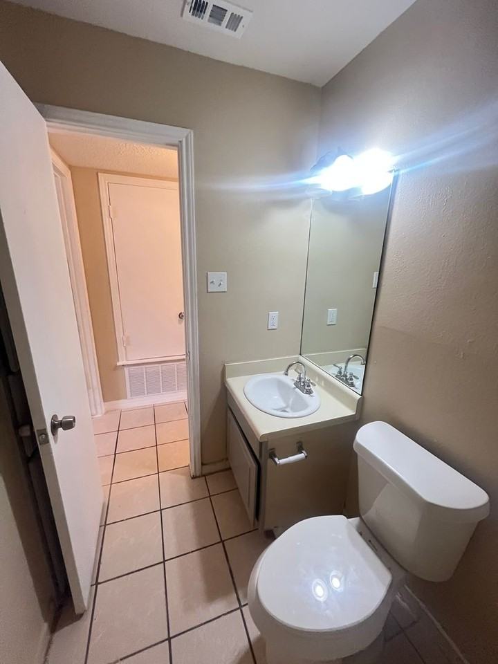 Town Terrace Apartments - Photo 7 of 17