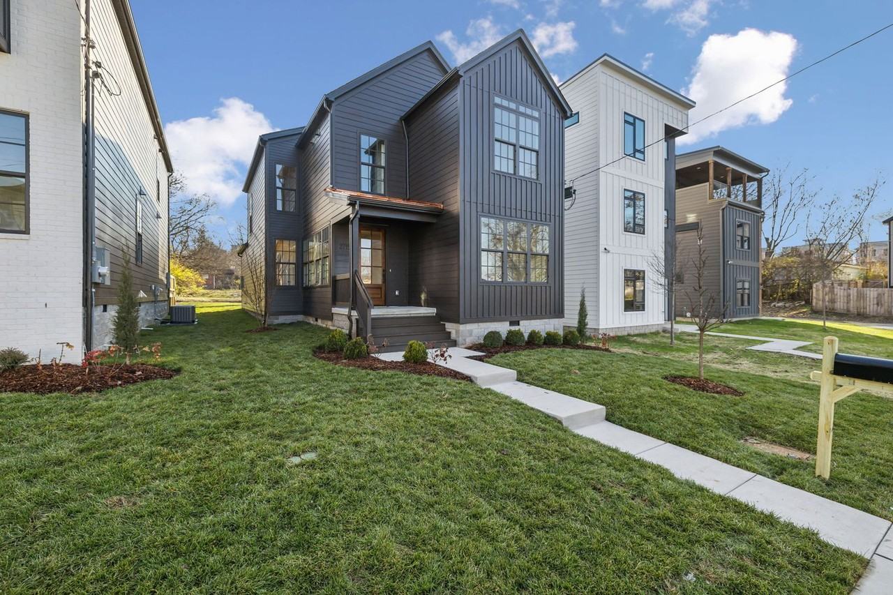 2715B Batavia St - Photo 3 of 36