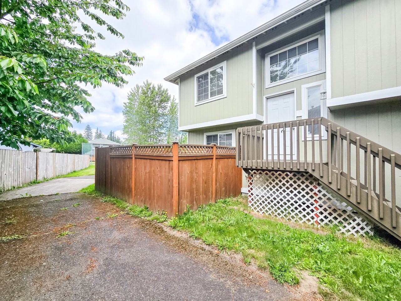 17626 Spring Lane Ave - Photo 2 of 15