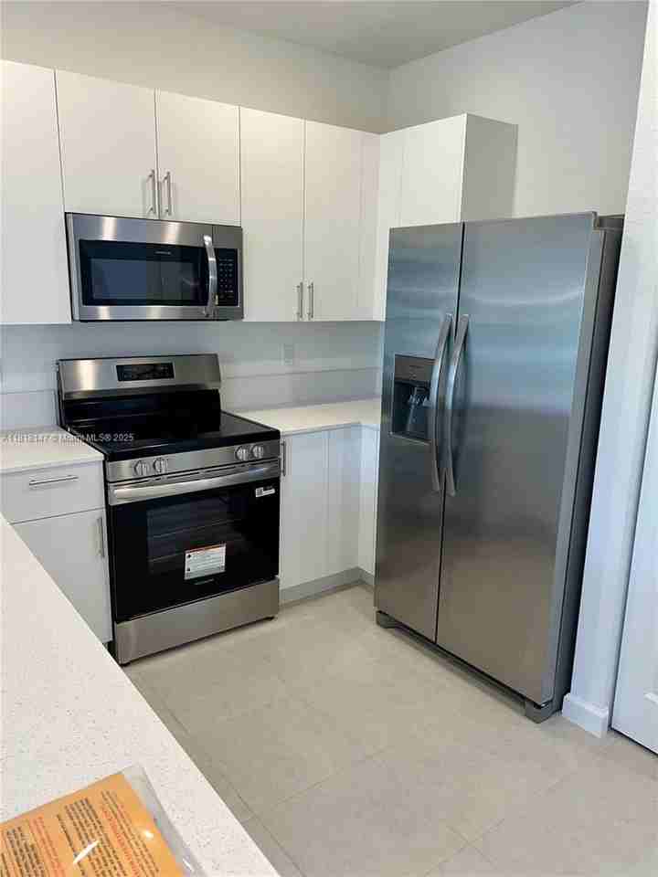 18409 Sw 1st St - Photo 2 of 18