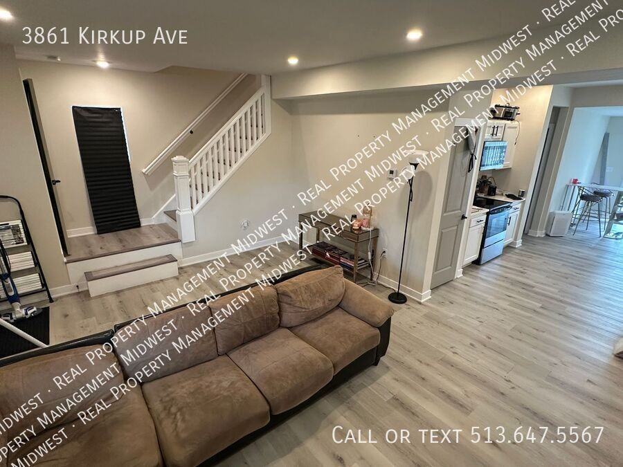 3861 Kirkup Ave - Photo 2 of 18