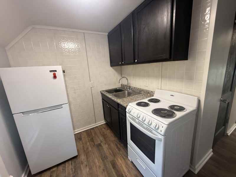 303 Courtland St #3 - Photo 2 of 4