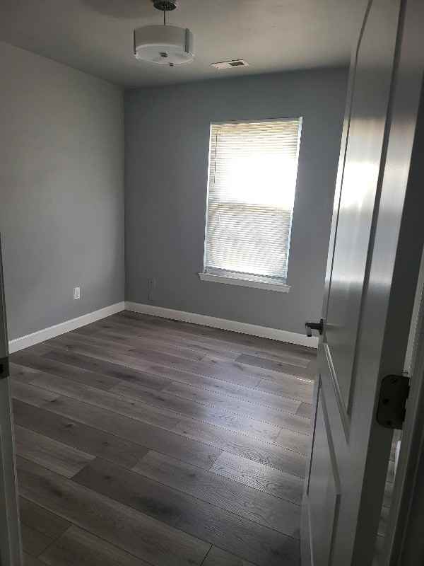 801 Portland St - Photo 3 of 20