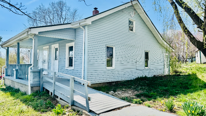 101 Honeysuckle Ln - Photo 2 of 9