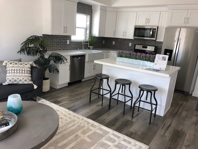 3946 1/2 S Budlong Ave - Photo 2 of 17