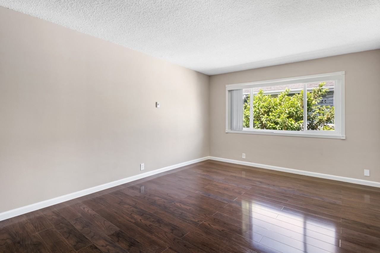 710 East 6th Street - Photo 2 of 18
