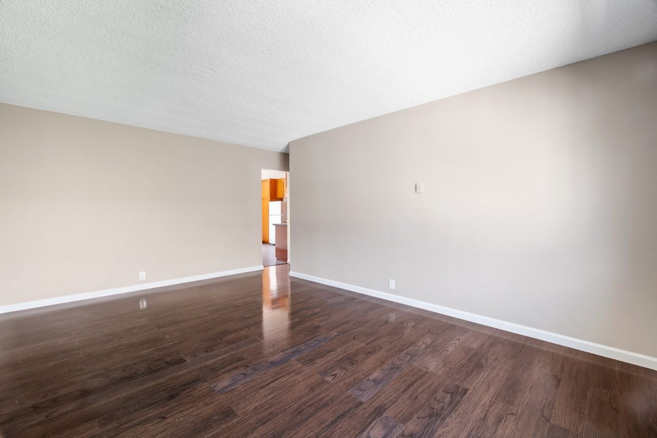 710 East 6th Street - Photo 3 of 18