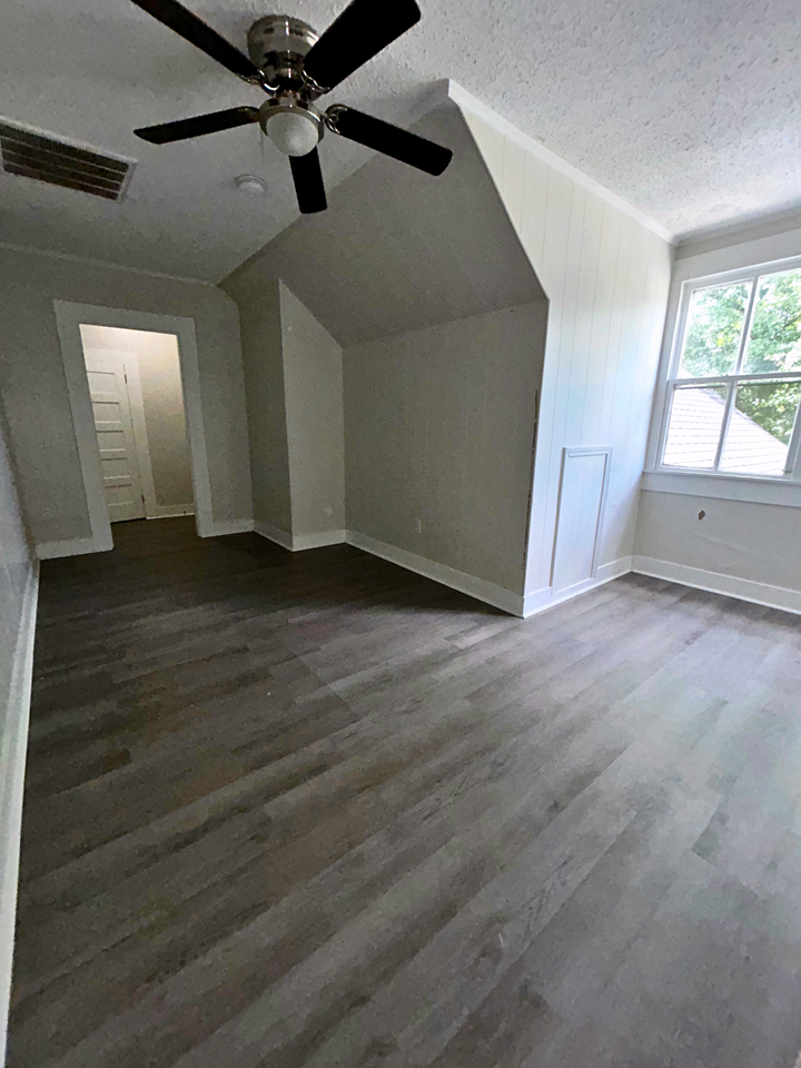 1968 Clinton Avenue - Photo 6 of 9