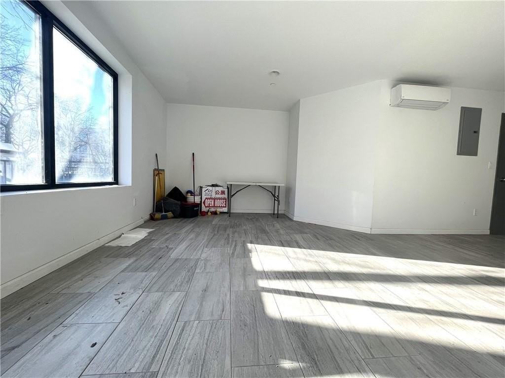 229 55th St #C1 - Photo 4 of 8