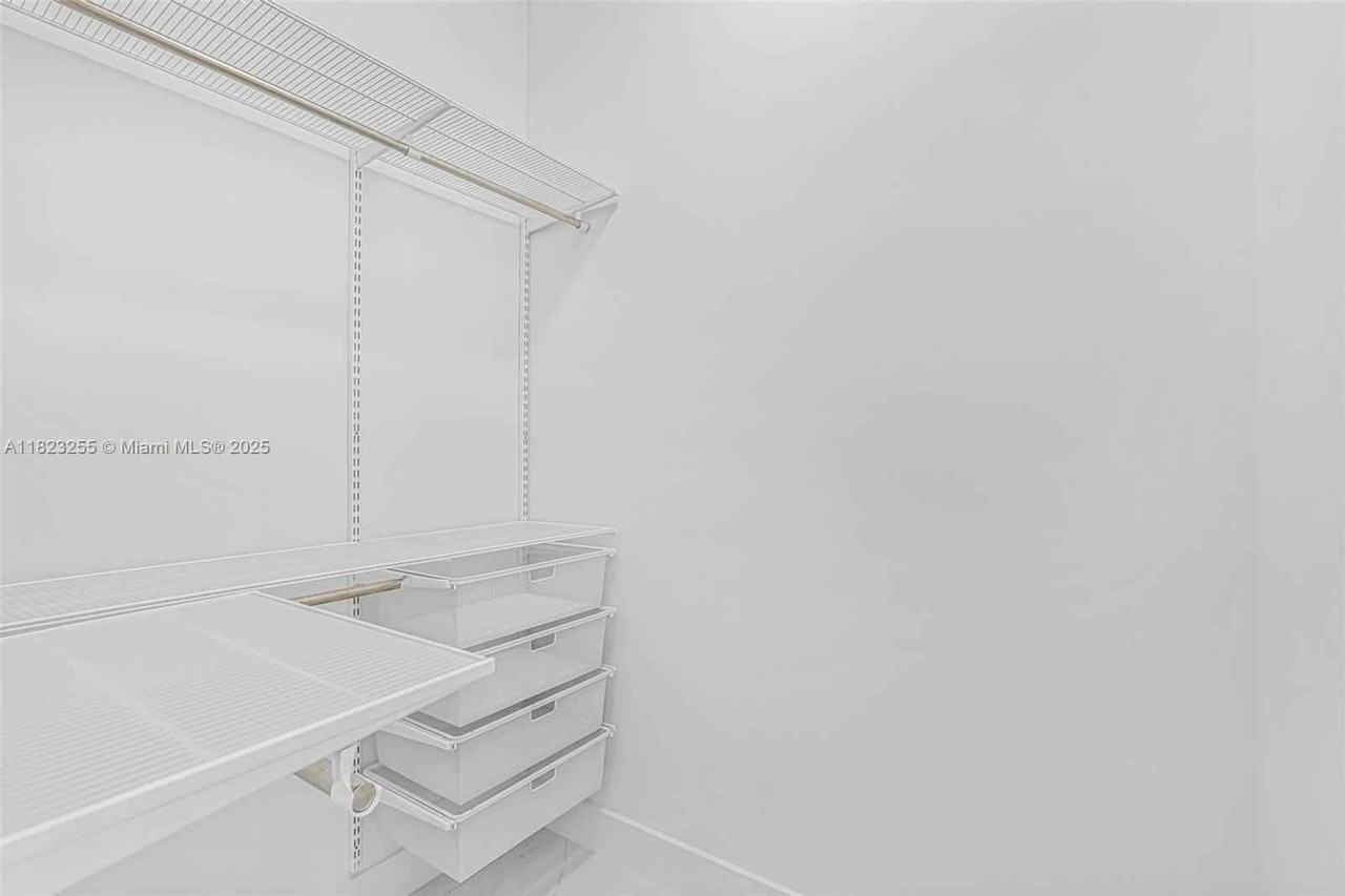 2419 Nw 97th St - Photo 7 of 8