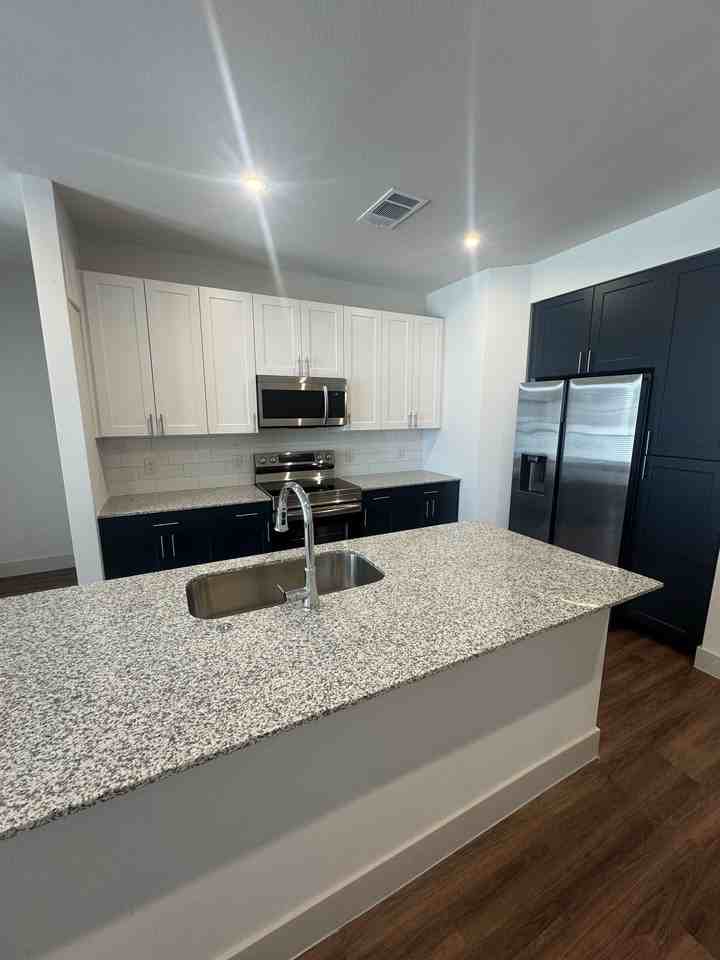 615 E Foster Crossing Rd #2307