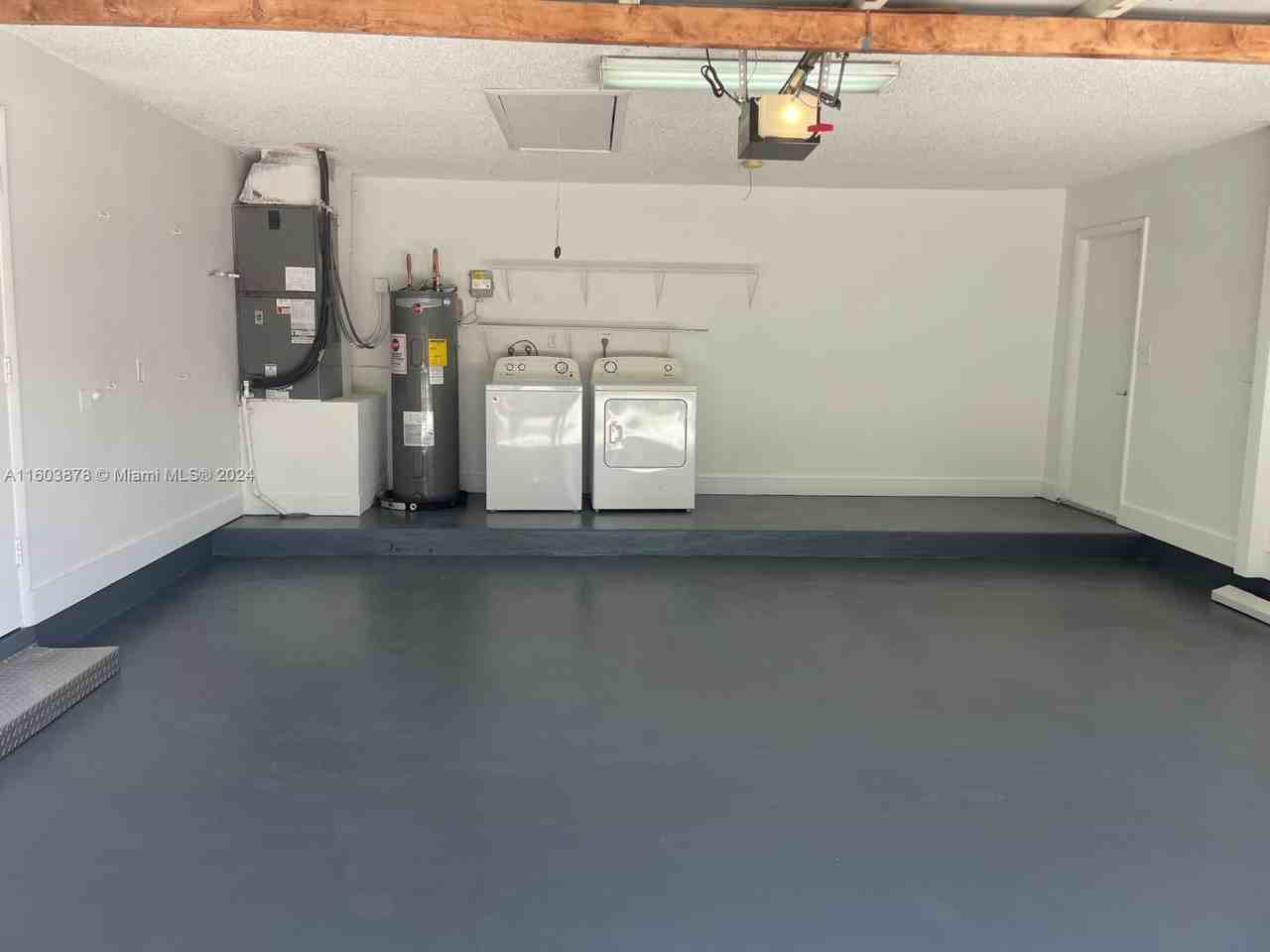 15972 E Wind Cir - Photo 3 of 8