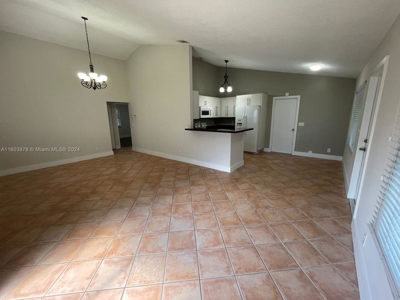 15972 E Wind Cir - Photo 7 of 8