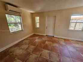 118 Nw 8th Ave #REAR - Photo 1 of 1