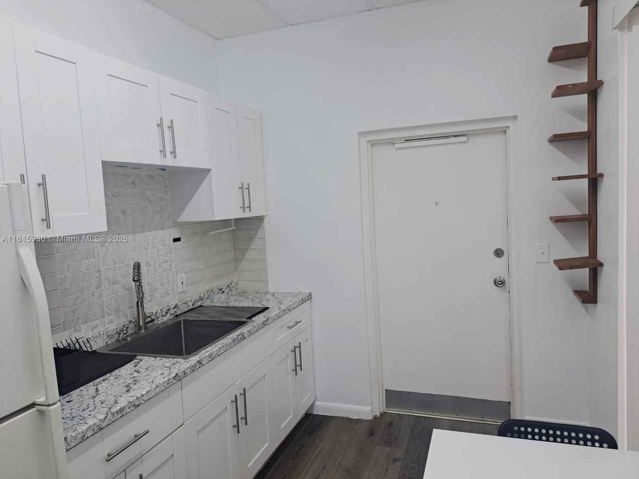 4500 N Dixie Hwy #104 - Photo 2 of 8