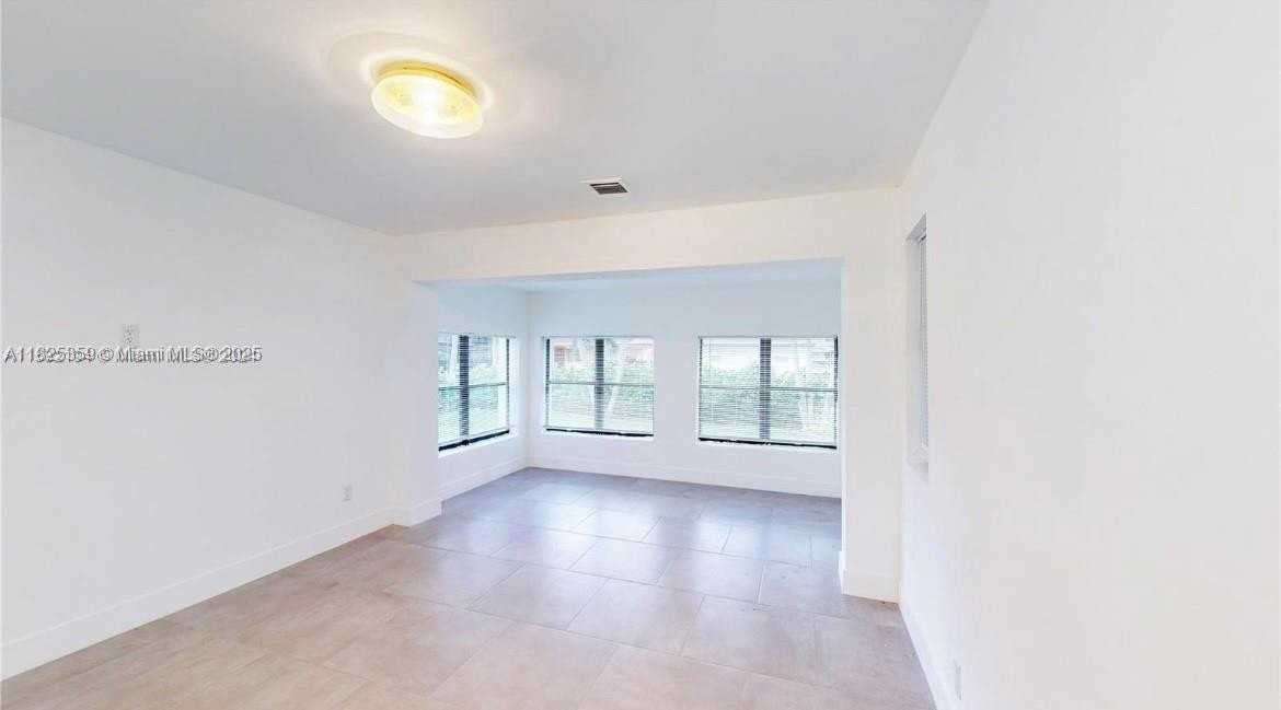 2529 Northeast 181st Street #1 - Photo 6 of 12