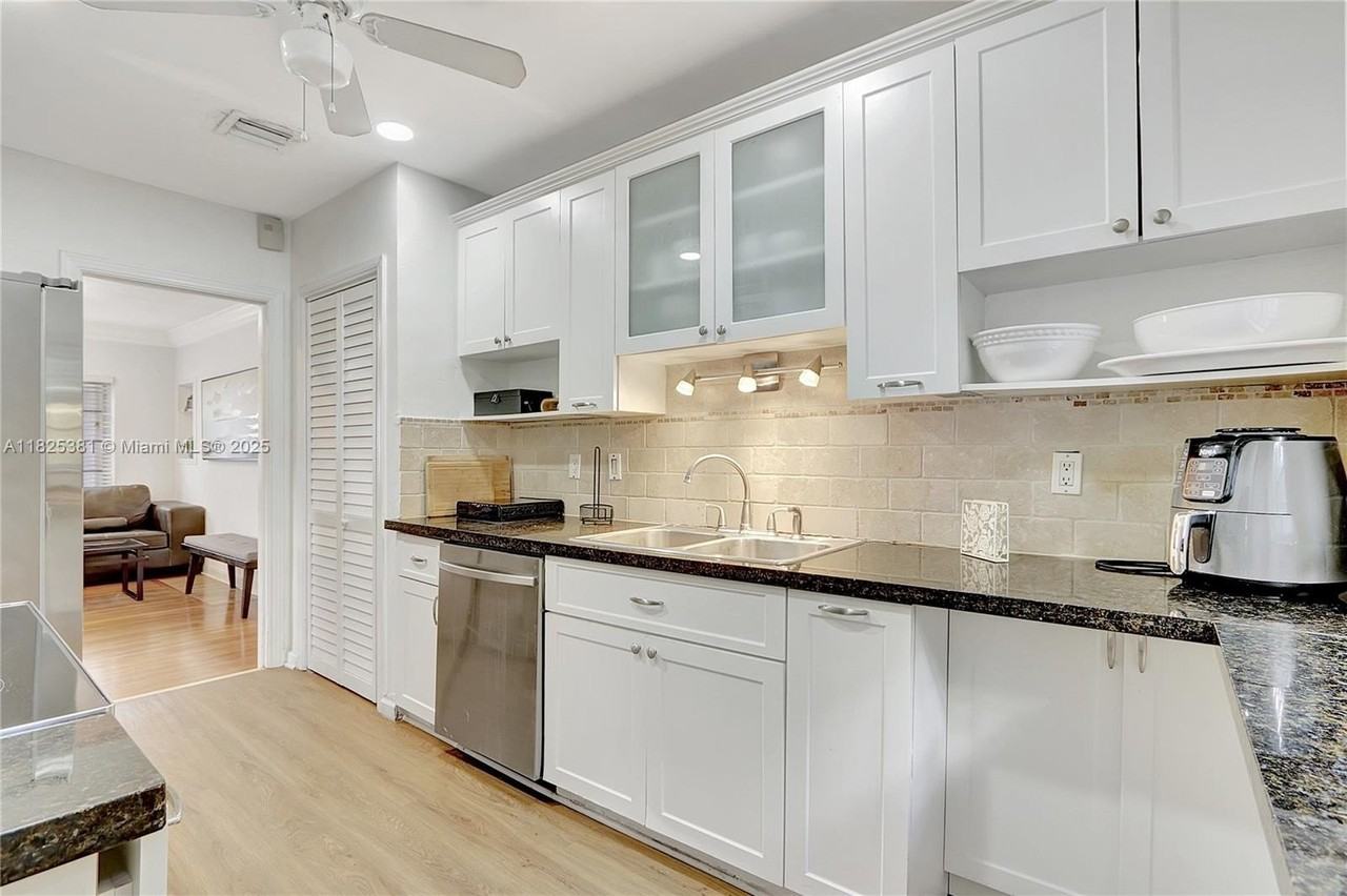 33 Sw 20th Rd - Photo 5 of 30