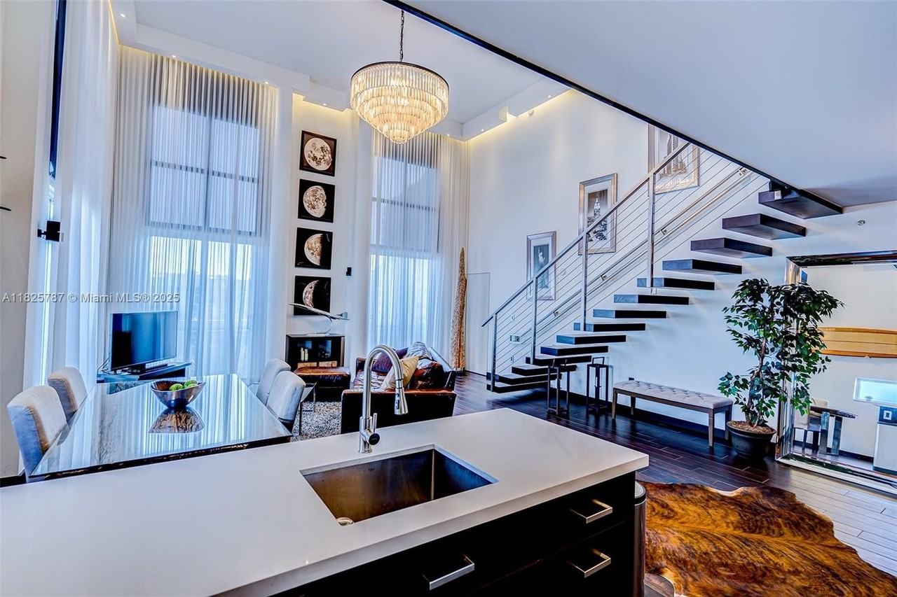 1701 Sunset Harbour Dr #L507 - Photo 2 of 28