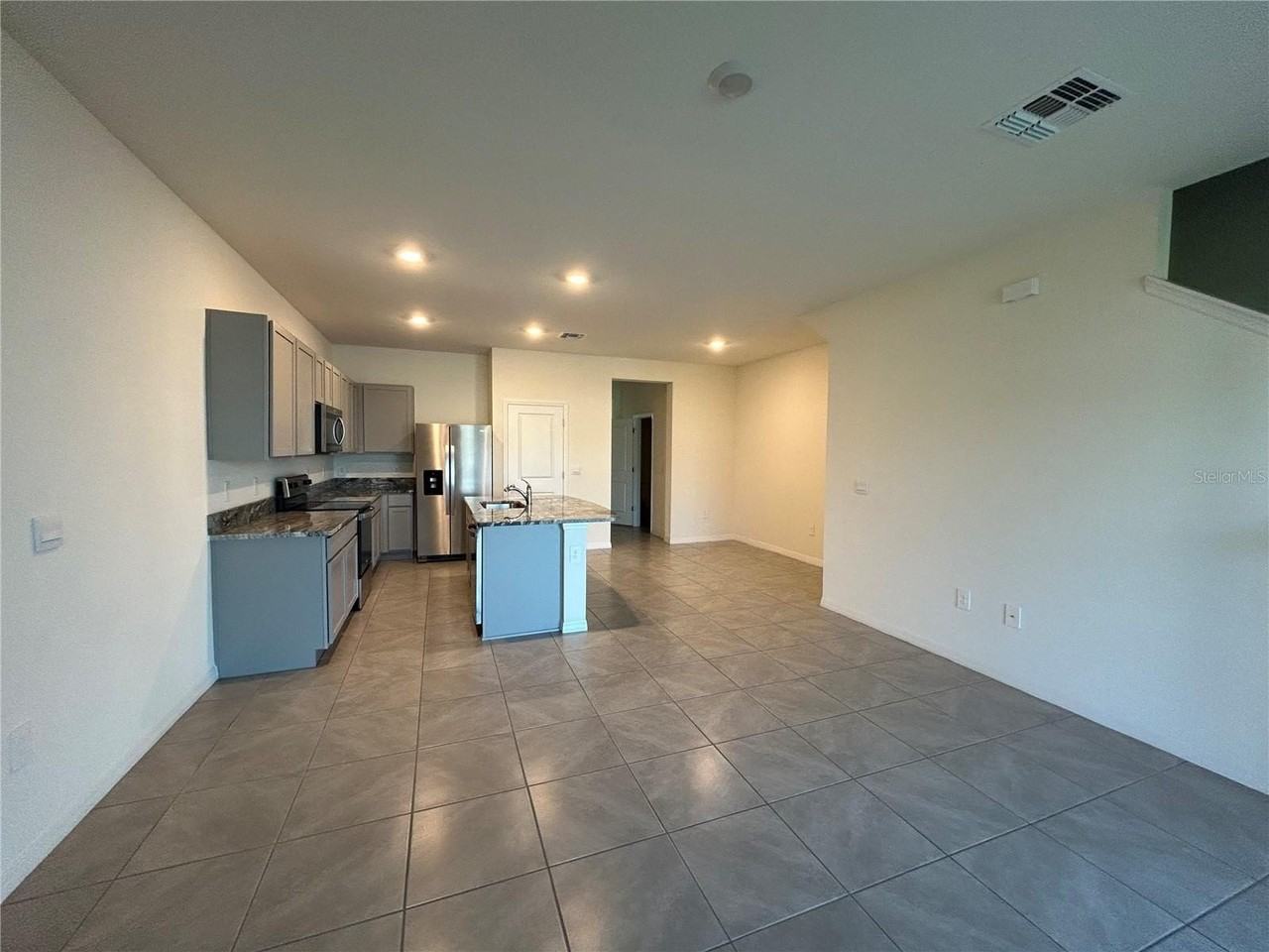 17575 Crescent Moon Loop - Photo 4 of 18