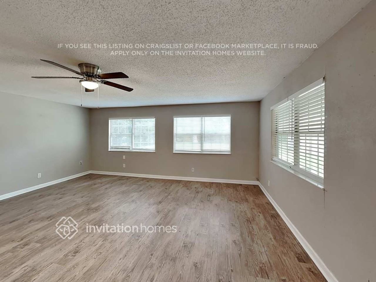 1003 Rosewood Ln - Photo 4 of 21