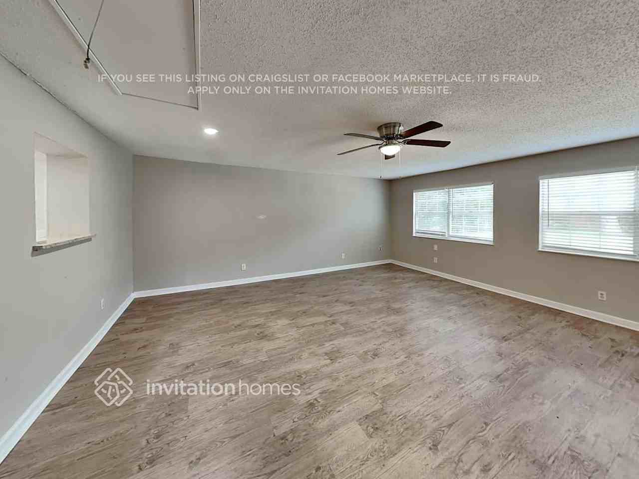 1003 Rosewood Ln - Photo 5 of 21