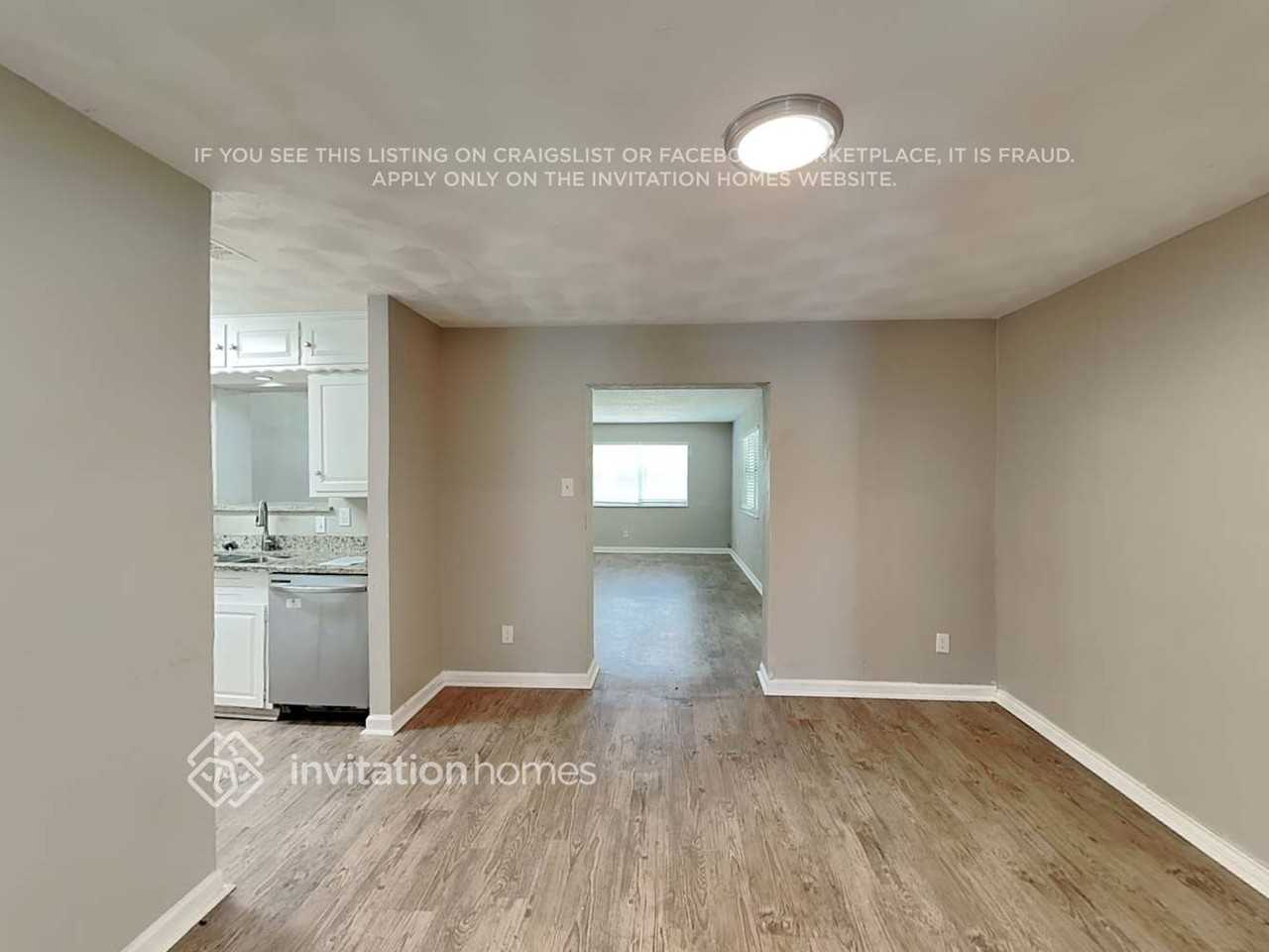 1003 Rosewood Ln - Photo 7 of 21