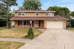 5S681 Heather Ct - Photo 1 of 1