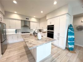 featured image of 1519 Doheny Way
