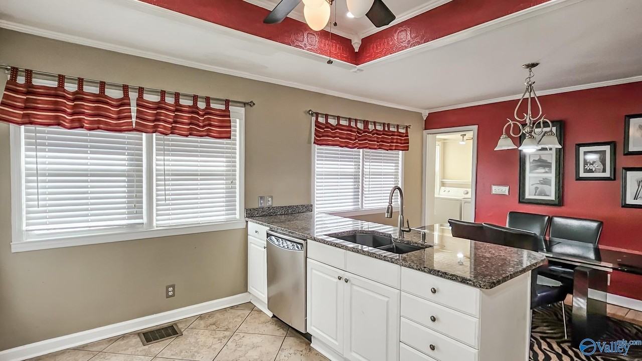 1203 Governors Dr Se - Photo 3 of 46