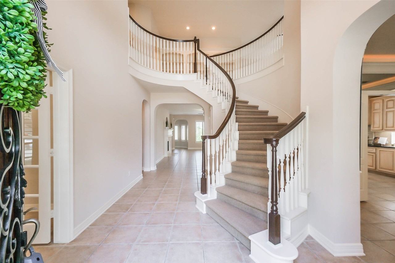 12411 Santiago Cove Ln - Photo 4 of 49