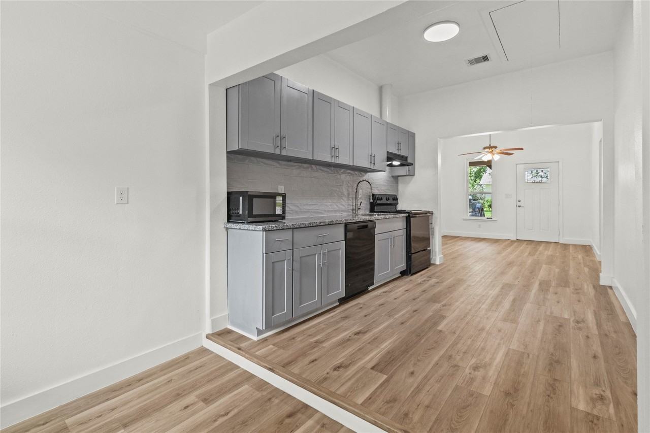 436 E Peach St - Photo 7 of 10