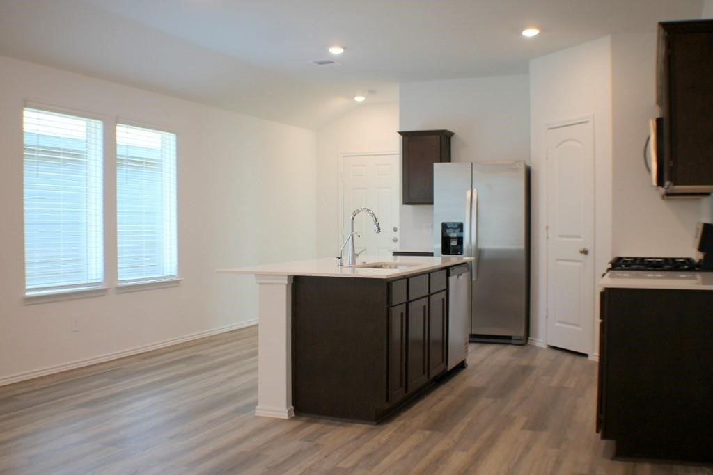 1015 Maple Sunset Ct - Photo 6 of 25