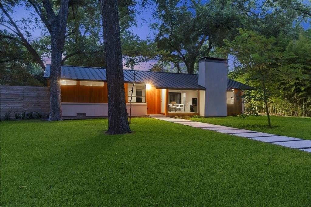 8571 Eustis Ave - Photo 2 of 36