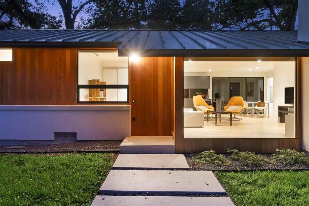 8571 Eustis Ave - Photo 3 of 36