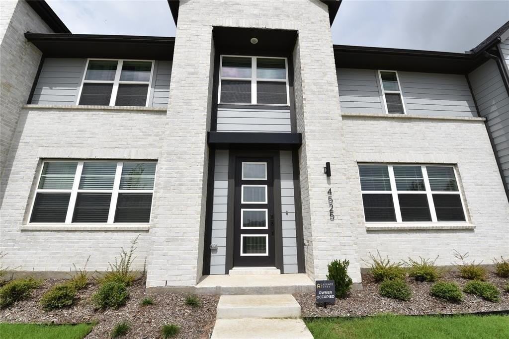 4525 Lamplights Dr - Photo 6 of 40