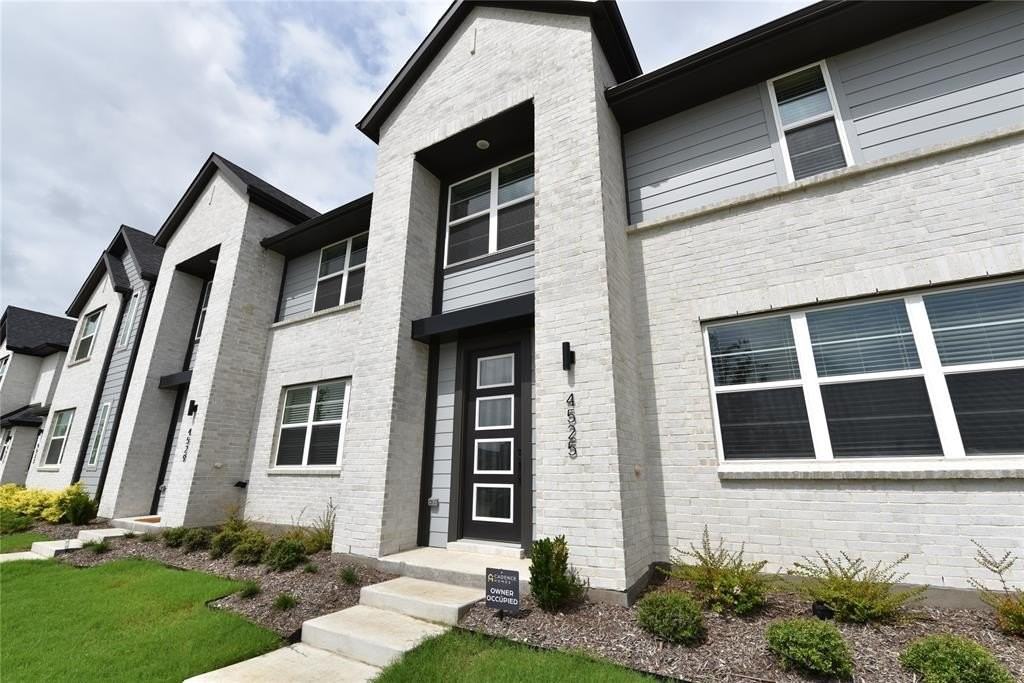 4525 Lamplights Dr - Photo 7 of 40