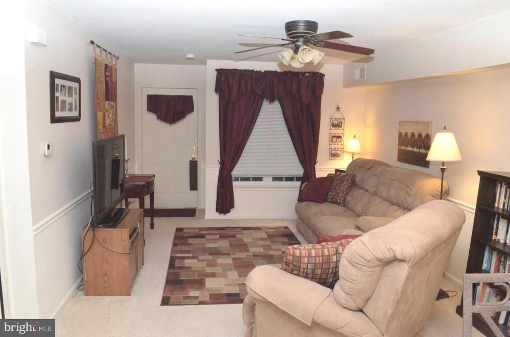 1509 Bennett Pl - Photo 3 of 22