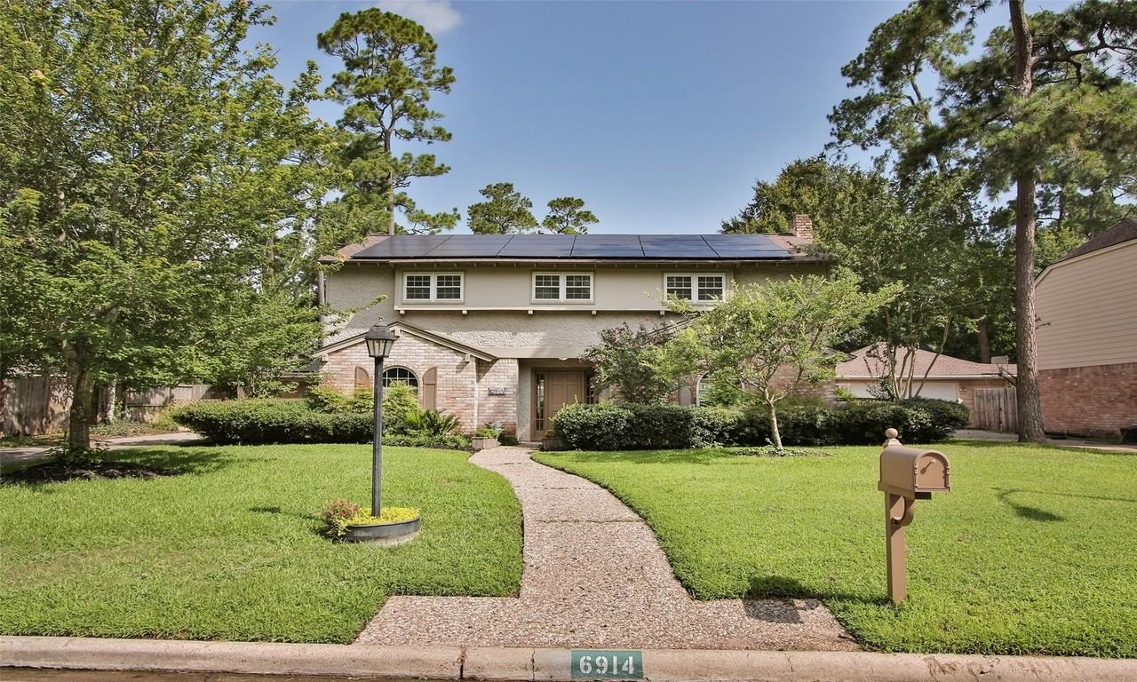 6914 Chancellor Dr - Photo 2 of 40