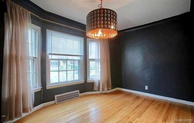 348 E Maplehurst St - Photo 5 of 18