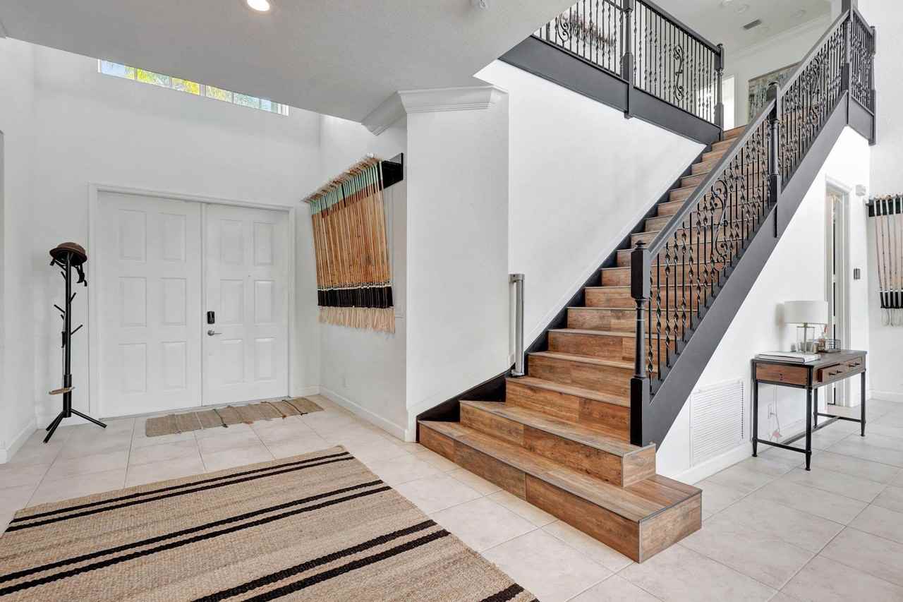 11131 Manderly Lane - Photo 3 of 50