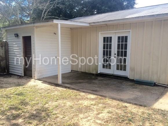 2114 Pullman Cir - Photo 3 of 13