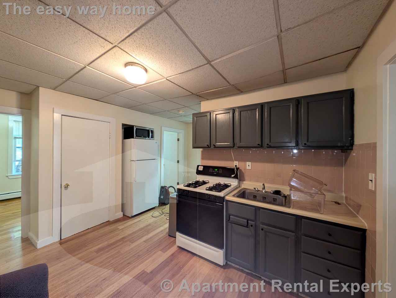 379 Windsor St #1 - Photo 4 of 12