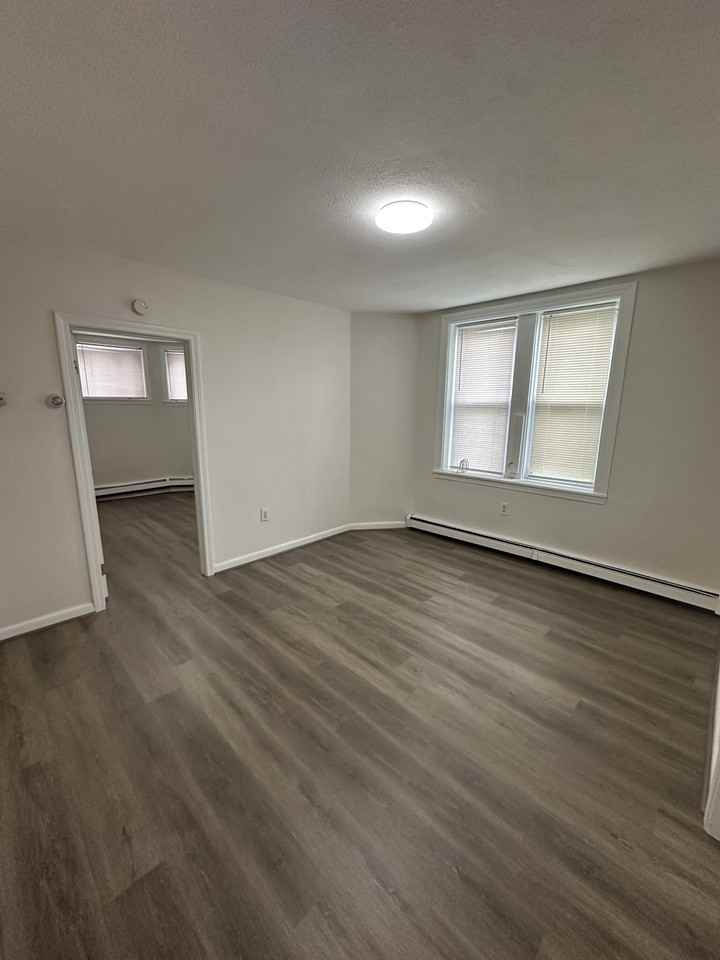 35 Louis St #B - Photo 2 of 13