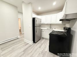 featured image of 15 Ruggles St #4